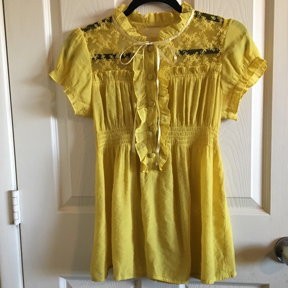 Mine Gauzy Yellow Top Size Medium